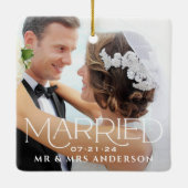 Getrouwd kerstcadeaufotoMonogram met kerstcadeau Keramisch Ornament (Achterkant)