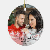 Getrouwd kerstfeest Onze eerste foto op maat 2 Keramisch Ornament (Links)