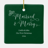 Getrouwd Merry Custom 1e Kerst Pas getrouwd Groen Keramisch Ornament (Achterkant)