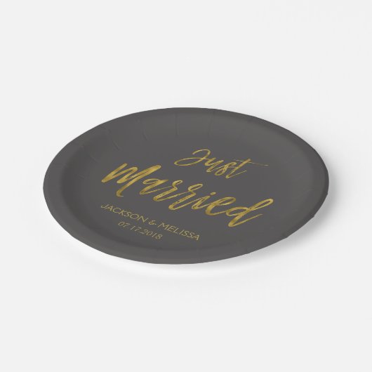 Getrouwd met houtskool grijs en goudfolie papieren bordje (Gekanteld)