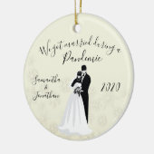 Getrouwd tijdens 2020 Face Mask Bride Groom Keramisch Ornament (Links)