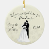 Getrouwd tijdens 2020 Face Mask Bride Groom Keramisch Ornament (Achterkant)