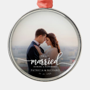 Getrouwd Tijdens een Pandemische Foto Elegante Scr Metalen Ornament