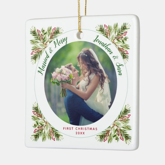 Getrouwd & Vrolijk | Eerste kerstfoto Keramisch Ornament (Links)
