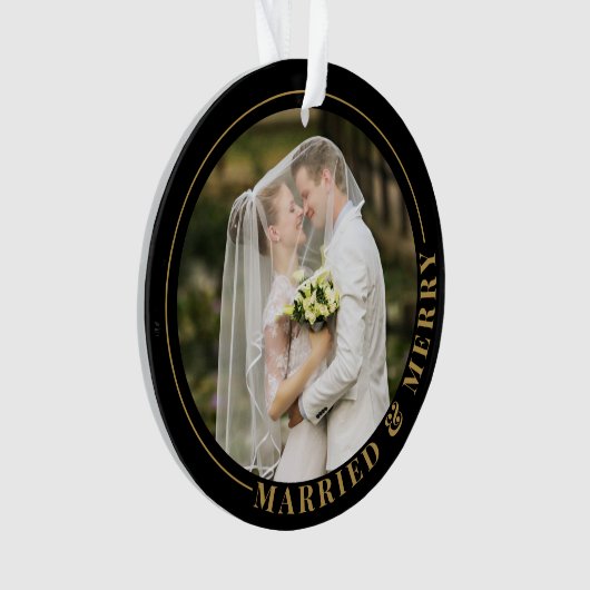 Getrouwd & Vrolijk Eerste Kerstmis Foto Ornament (voorkant)