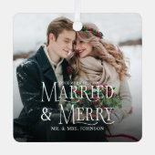 Getrouwd & vrolijk Foto Pas getrouwd Kerst Metalen Ornament (Voorkant)