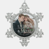 Getrouwd & vrolijk Foto Pas getrouwd Kerst Tin Sneeuwvlok Ornament (Voorkant)