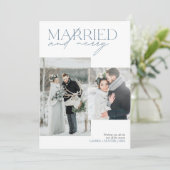 Getrouwd & Vrolijk Rustiek Blauw Pas getrouwd Foto Feestdagenkaart (Staand voorkant)