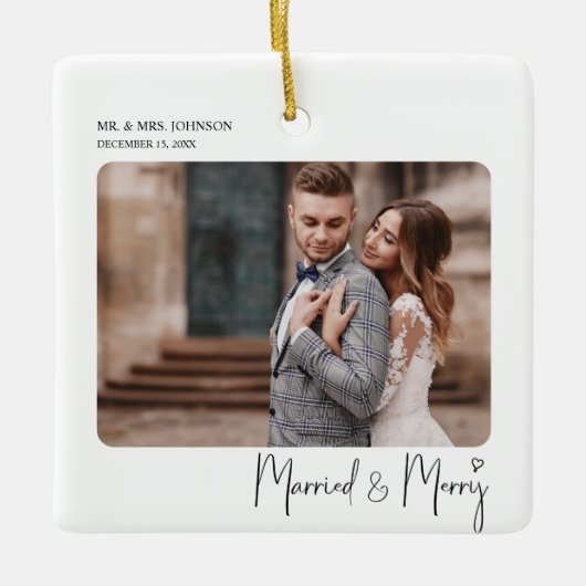 Getrouwd & vrolijk script Pas getrouwd kerst Keramisch Ornament (Voorkant)
