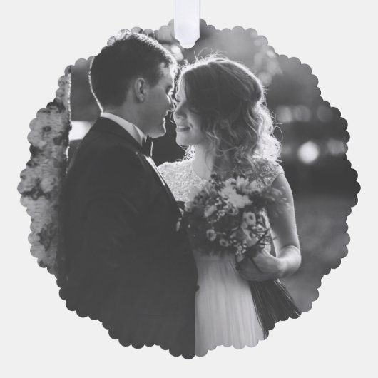 Getrouwd & Vrolijk Script Red Plaid Foto Kerstmis Ornament Kaart (Voorkant)