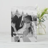 Getrouwd & vrolijk Zwart & Wit Kerstfoto Feestdagenkaart (Staand voorkant)