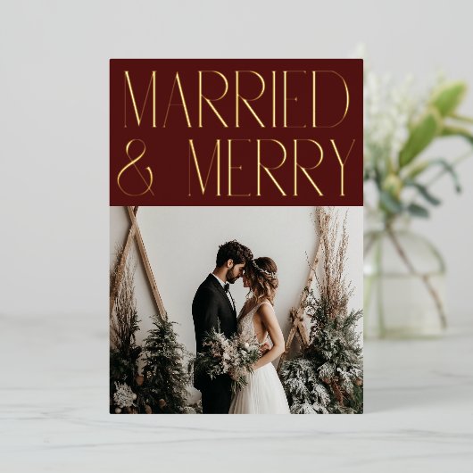 Getrouwd Vrolijke Moderne Vakantie Trouw Aankondig Folie Feestdagenkaart (Staand Voorkant)