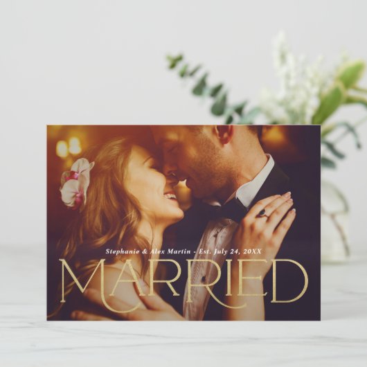 Getrouwde Elegant Gold Type Weddenfoto Aankondiging (Staand voorkant)