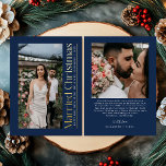 Getrouwde Kerstfoto Passen getrouwd Navy Blue Folie Feestdagenkaart<br><div class="desc">Vier je eerste vakantieseizoen samen met de Married Christmas Photo Passen getrouwd Navy Blue Holiday Kaart. Met een tijdloos wit en goudkleurig ontwerp dat een prachtig lijst is van uw foto, voegt deze kaart een elegante toets toe aan uw feestelijke groeten. Perfect voor pasgetrouwden om liefde, vreugde en vakantiewensen te...</div>