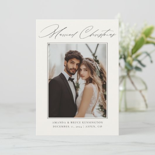 Getrouwde kerstkalligrafie Fotobruiloft Feestdagenkaart (Staand voorkant)