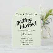 "Getting Hitched" Trouw Elopement Uitnodiging (Staand voorkant)