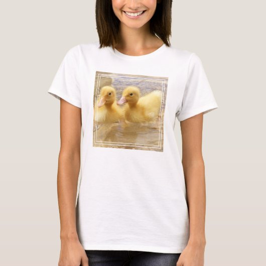 Getty Afbeeldingen | Fuzzy Yellow Ducklings T-shirt (Voorkant)