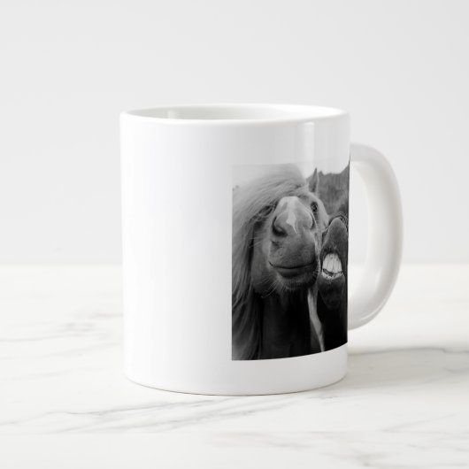 Getty Afbeeldingen | Melkpaarden Grote Koffiekop (Voorkant rechts)