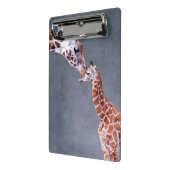 Getty Afbeeldingen | Moeder en Baby Giraffe Mini Klembord (Angled2)