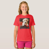 Getty Afbeeldingen | Puppy op een sofa T-shirt (Voorkant volledig)