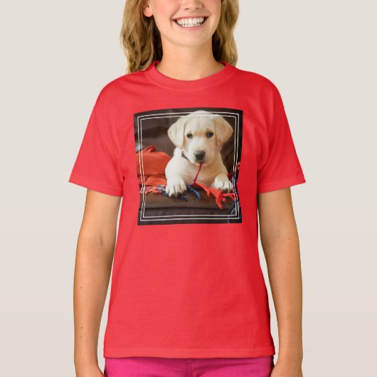 Getty Afbeeldingen | Puppy op een sofa T-shirt (Voorkant)