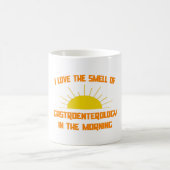 Geur van gastro-enterologie in de ochtend koffiemok (Center)