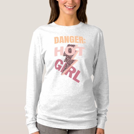 Gevaar, hotgirl slogan t-shirt (Voorkant)