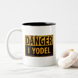 GEVAAR I YODEL grappig teken schreeuwen roestig me Tweekleurige Koffiemok