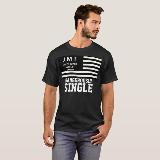GEVAARLIJK SINGLE Basic Donker T-shirt (Voorkant volledig)