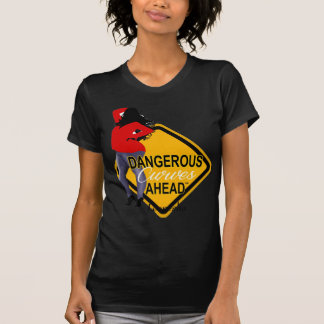 Gevaarlijke krommen vooraan t-shirt