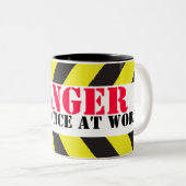 Gevaarlijke leerling op het werk mok van de werkne (Voorkant rechts)