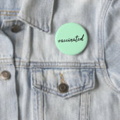 gevaccineerd | Covid-19 Mint Green Modern Script Ronde Button 5,7 Cm (In situ)