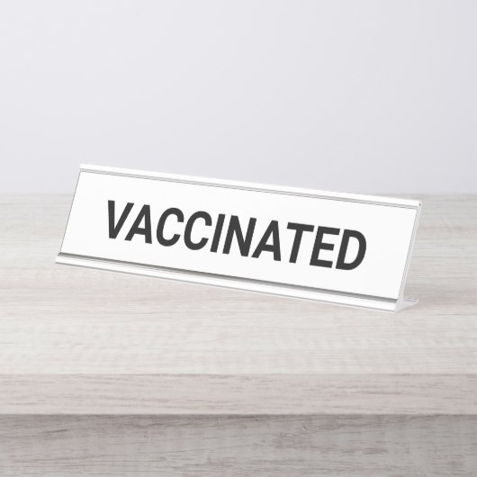 Gevaccineerd, zwart wit aanpasbaar bureau naambordje (Voorkant)