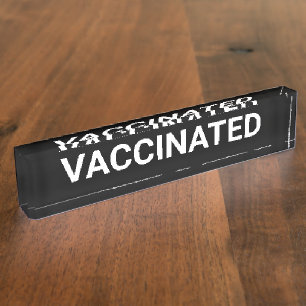 Gevaccineerd, zwart wit aanpasbaar bureaublad naambordje