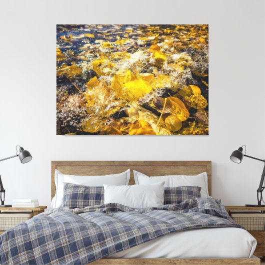 Gevallen bladeren in het water canvas afdruk (Insitu (Slaapkamer))