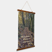 Gevallen bladeren op bosweg John Muir Quote Hangend Wandkleed (Gebogen)