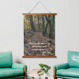 Gevallen bladeren op bosweg John Muir Quote Hangend Wandkleed
