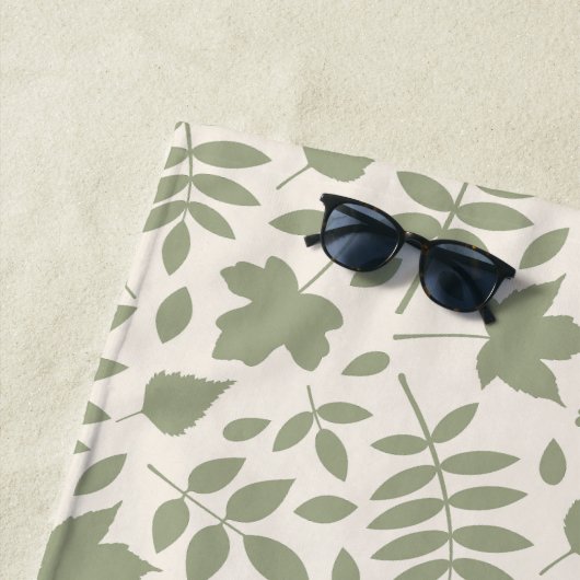 Gevallen bladeren Patroon Groen op Cream Strandlaken (In situ)