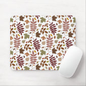 Gevallen Bladeren Patroon Vallen Kleuren op Wit Muismat (Met muis)