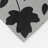 Gevallen bladeren RPT Patroon Zwart op Grijs Fleece Deken (Hoek)