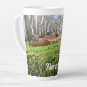 Gevallen boom in Herfstmos - Groot Gepersonaliseer Latte Mok (Linkerhoek)