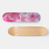 Gevallen roze bloesems persoonlijk skateboard (Horizontaal)