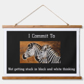 Gevangen in zwart-wit denkende zebra's hangend wandkleed (Voorkant)