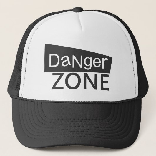 Gevarenzone - Trucker Hats Pet (Voorkant)