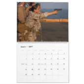 GEVECHTSPLOEG - Amerikaanse militaire gevechtsvrou Kalender (Mar 2027)