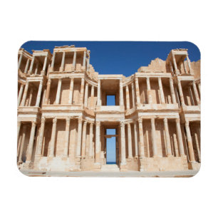 Gevel en podium van Romeins amfitheater Magneet