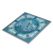 Geverfde bloemen, blauwe iris (gekleurd glas) tegeltje (Zijkant)