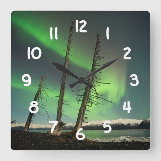 Gevergeten Spruce Aurora Vierkante Klok (Voorkant)