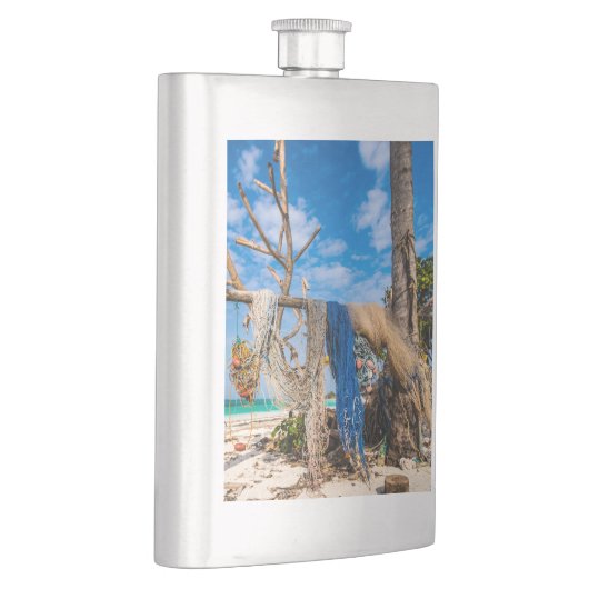 Gevist netten die op het strand drogen flacon (Rechts)