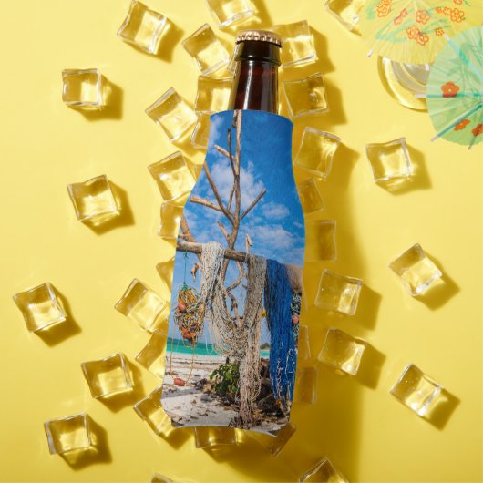 Gevist netten die op het strand drogen flesjeskoeler (Insitu Zomer)